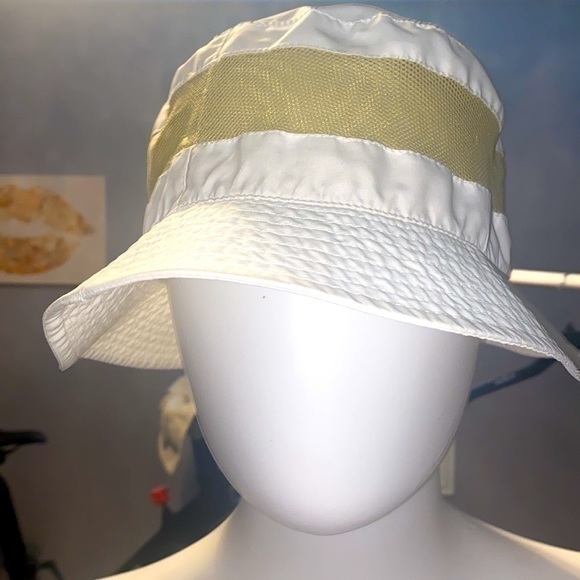 UEC  Banana Republic off white and green mech bucket hat quick dry med/large - Picture 1 of 10